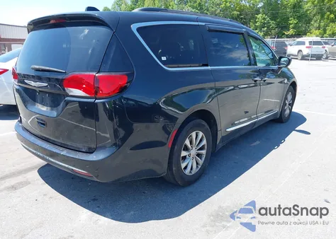 2017 Chrysler Pacifica Touring L z USA, uszkodzony, nr VIN 2C4RC1BG7HR507669